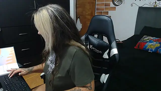 Snapshot of perlagoloza05 chatting on November 12, 2025, 3:10 am perlagoloza05 online show from November 12, 2025, 3:10 am