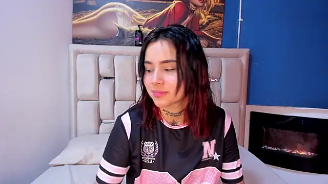 Snapshot of Nixielee_ chatting on November 10, 2025, 8:14 pm Nixielee online show from November 10, 2025, 8:14 pm