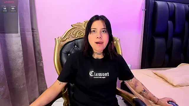 Snapshot of Nixielee_ chatting on October 15, 2025, 12:35 pm Nixielee online show from October 15, 2025, 12:35 pm