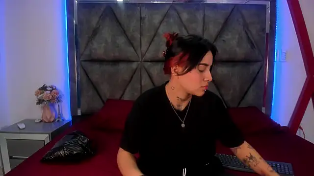 Snapshot of Nixielee_ chatting on November 4, 2025, 6:01 pm Nixielee online show from November 4, 2025, 6:01 pm