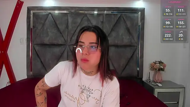 Snapshot of Nixielee_ chatting on October 29, 2025, 7:13 pm Nixielee online show from October 29, 2025, 7:13 pm