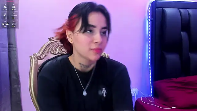 Snapshot of Nixielee_ chatting on October 20, 2025, 12:06 pm Nixielee online show from October 20, 2025, 12:06 pm