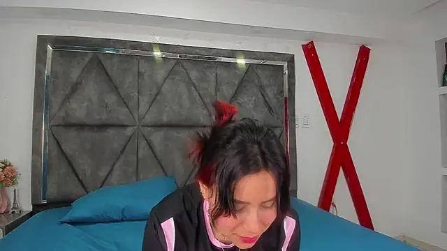 Snapshot of Nixielee_ chatting on November 1, 2025, 7:19 pm Nixielee online show from November 1, 2025, 7:19 pm