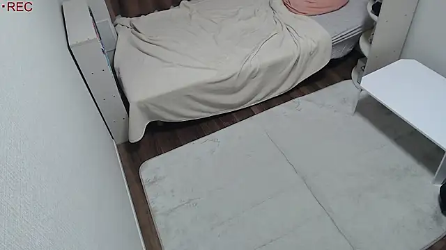 mirror x room online show from December 22, 2025, 9:20 am