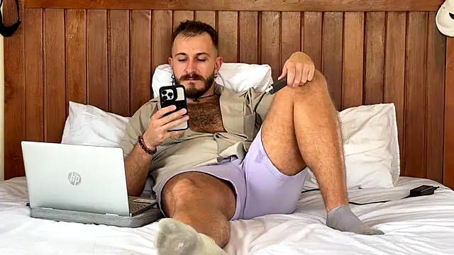 mrmaxiy online show from July 3, 2026, 2:40 am