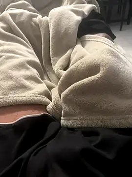 4dagals online show from October 3, 2025, 8:16 am