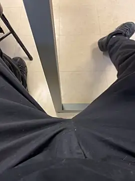 4dagals online show from April 21, 2026, 7:31 pm