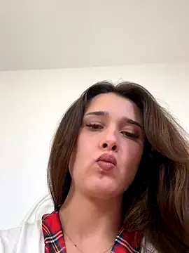 MayaVonDe online show from November 4, 2025, 6:44 pm