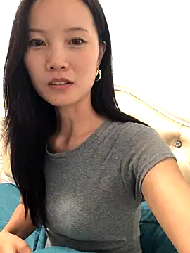 Mile-m online show from October 20, 2025, 4:18 pm