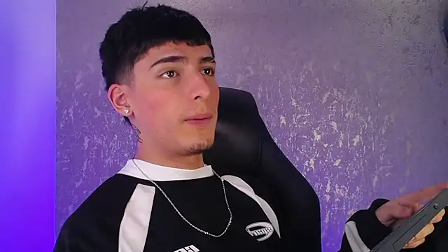 MateoMitchell online show from November 24, 2025, 5:29 am