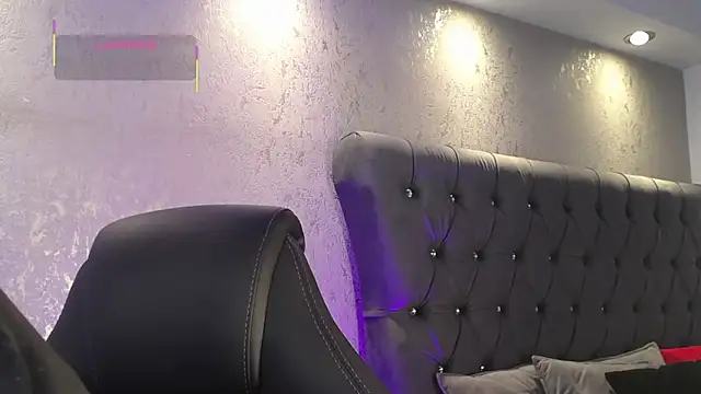 MateoMitchell online show from November 30, 2025, 5:19 am