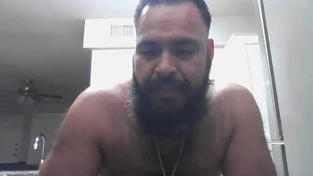 Snapshot of BigJohnBear39 chatting on October 5, 2025, 5:20 am BigJohnBear39 online show from October 5, 2025, 5:20 am