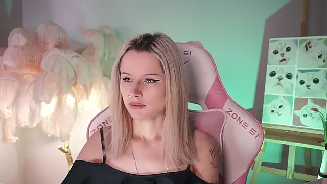 Snapshot of Celeste_eyes0n chatting on November 1, 2025, 8:46 pm Celeste eyes0n online show from November 1, 2025, 8:46 pm