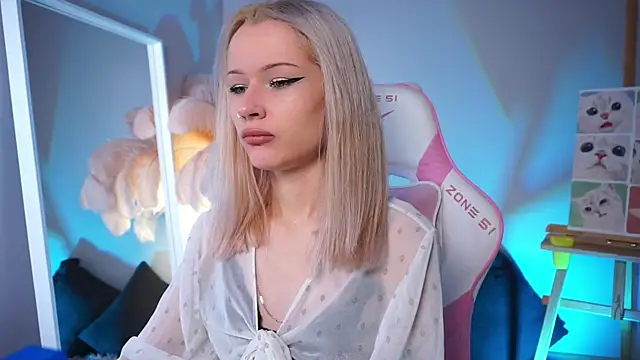 Snapshot of Celeste_eyes0n chatting on November 8, 2025, 8:45 pm Celeste eyes0n online show from November 8, 2025, 8:45 pm