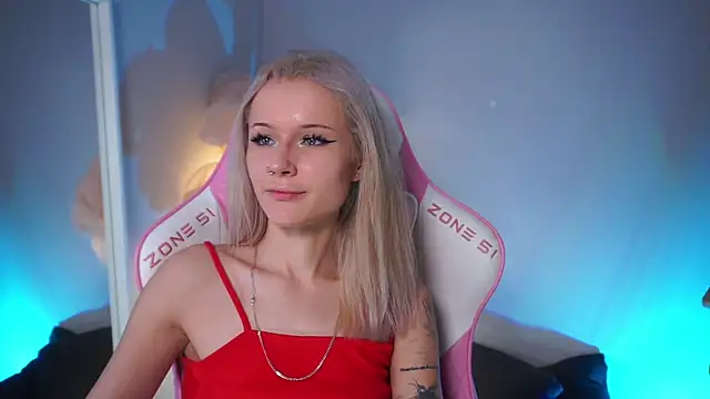 Snapshot of Celeste_eyes0n chatting on November 11, 2025, 9:09 pm Celeste eyes0n online show from November 11, 2025, 9:09 pm