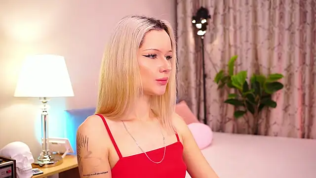 Snapshot of Celeste_eyes0n chatting on November 3, 2025, 8:56 pm Celeste eyes0n online show from November 3, 2025, 8:56 pm