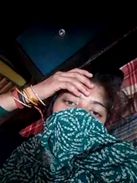 Snapshot of CWEETY-12 chatting on October 24, 2025, 11:37 pm CWEETY-12 online show from October 24, 2025, 11:37 pm