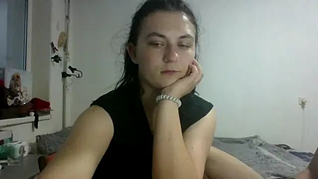 Snapshot of Twolatte1520 chatting on July 8, 2026, 2:07 pm Twolatte1520 online show from July 8, 2026, 2:07 pm