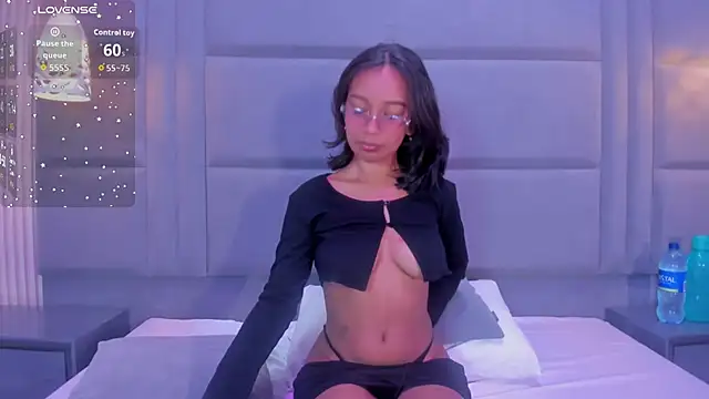 Snapshot of AliceJackkson chatting on October 16, 2025, 11:40 am AliceJackkson online show from October 16, 2025, 11:40 am