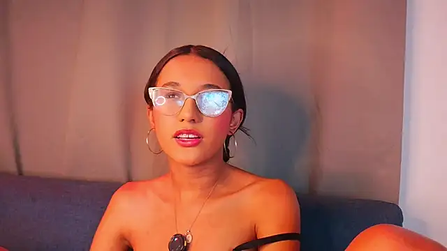 luna valen online show from July 16, 2026, 9:34 pm
