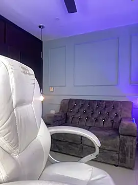 Rose monroee online show from April 11, 2026, 7:28 pm