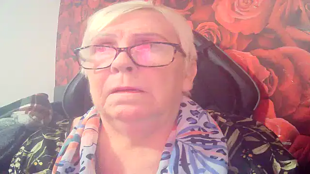 Playful MILF Demi online show from February 26, 2026, 8:58 am