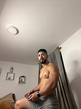 Ezzio Scolaro online show from February 13, 2026, 2:55 am