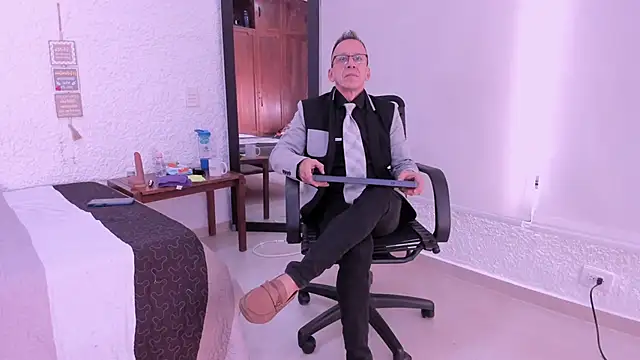  axelking  online show from December 2, 2025, 11:34 am