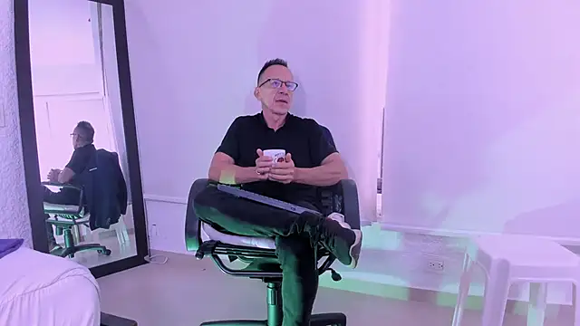  axelking  online show from February 26, 2026, 11:43 am