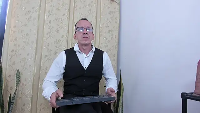  axelking  online show from April 14, 2026, 11:37 am