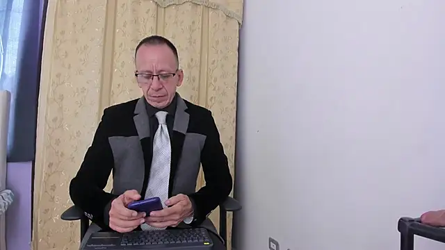  axelking  online show from April 9, 2026, 11:38 am