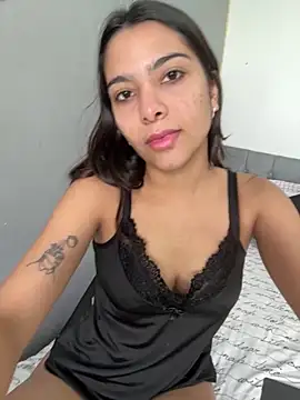 Snapshot of liz_maciel chatting on November 24, 2025, 6:08 pm liz maciel online show from November 24, 2025, 6:08 pm