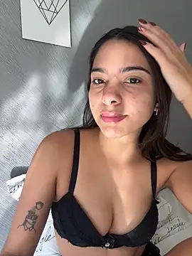 Snapshot of liz_maciel chatting on October 15, 2025, 12:13 pm liz maciel online show from October 15, 2025, 12:13 pm