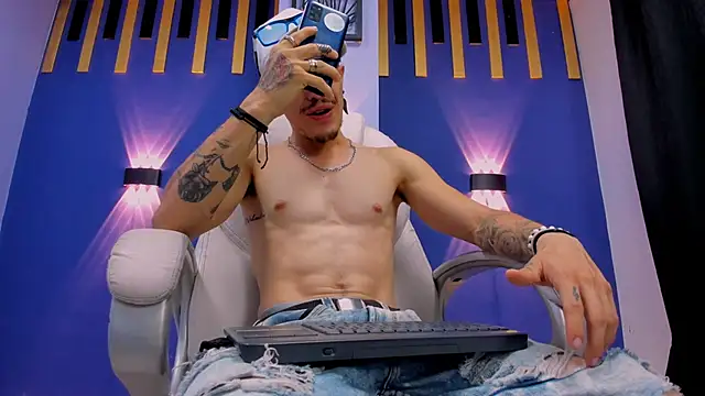 Snapshot of imsammytop chatting on November 16, 2025, 1:43 am imsammytop online show from November 16, 2025, 1:43 am