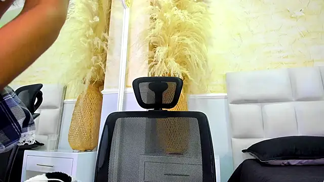 ScarletEvanss  online show from March 29, 2026, 11:12 am