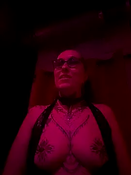 kikine69 online show from October 4, 2025, 7:37 pm