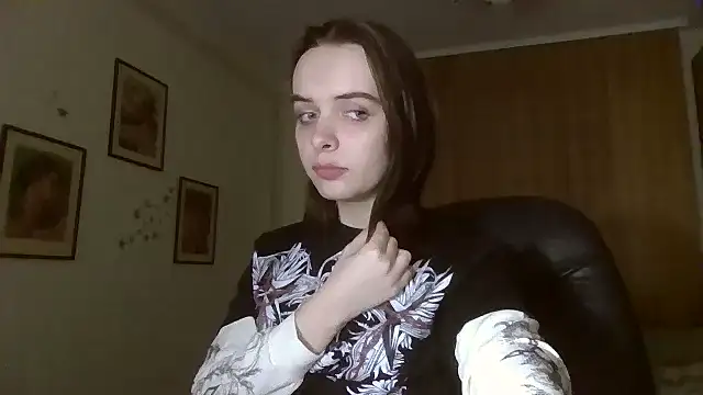 Snapshot of edenbunny chatting on October 6, 2025, 5:41 am edenbunny online show from October 6, 2025, 5:41 am