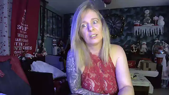 Delichieuse5 online show from January 5, 2026, 8:56 pm