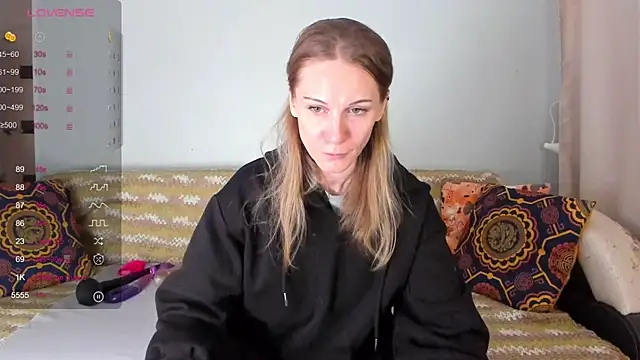 Amalia Mio online show from December 17, 2025, 8:08 am