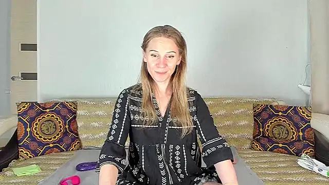 Amalia Mio online show from June 3, 2026, 8:37 am