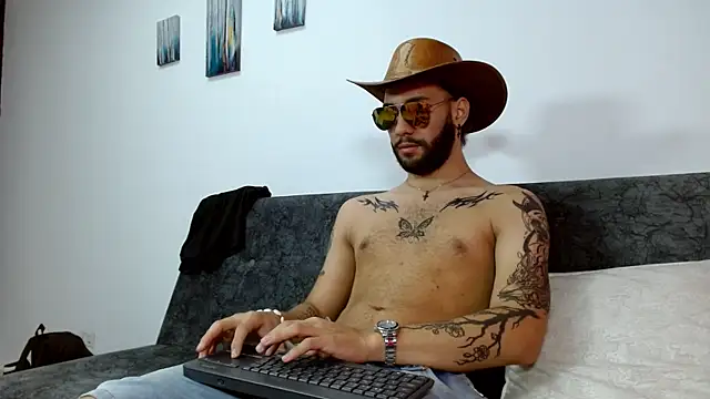 Snapshot of angel_kyrozz chatting on October 29, 2025, 7:35 pm angel kyrozz online show from October 29, 2025, 7:35 pm