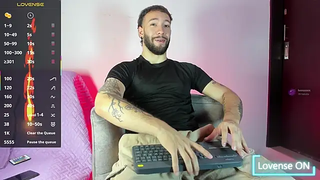 angel kyrozz online show from June 29, 2026, 7:02 pm