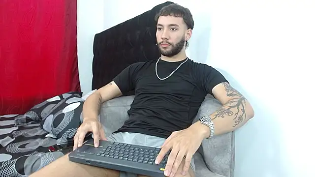 Snapshot of angel_kyrozz chatting on October 23, 2025, 7:23 pm angel kyrozz online show from October 23, 2025, 7:23 pm