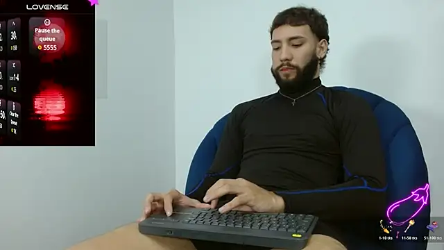 Snapshot of angel_kyrozz chatting on November 27, 2025, 10:10 pm angel kyrozz online show from November 27, 2025, 10:10 pm