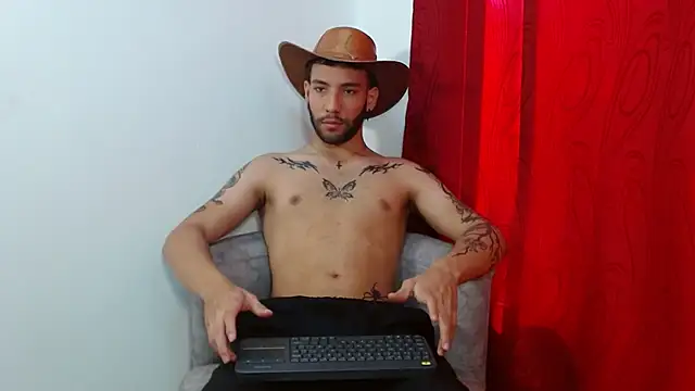 Snapshot of angel_kyrozz chatting on October 16, 2025, 7:33 pm angel kyrozz online show from October 16, 2025, 7:33 pm