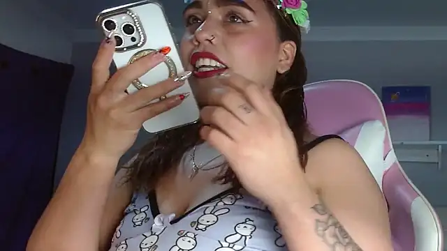 Snapshot of Aitanafox chatting on October 21, 2025, 4:45 am Aitanafox online show from October 21, 2025, 4:45 am