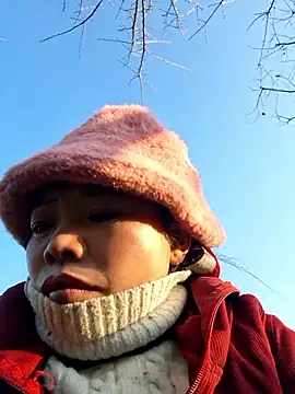 miomio-12 online show from November 27, 2025, 12:44 am