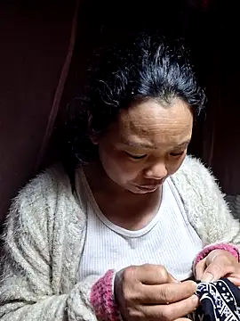 miomio-12 online show from February 22, 2026, 1:24 pm