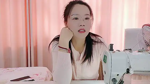 CCOO520 online show from October 26, 2025, 6:14 am