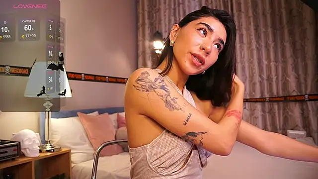 Snapshot of YokoKoko_ chatting on October 28, 2025, 6:01 am YokoKoko  online show from October 28, 2025, 6:01 am